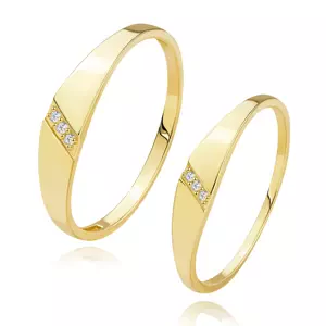 Obrúčky zo žltého 14K zlata - tri číre brilianty v šikmom záreze - Veľkosť: 51 mm