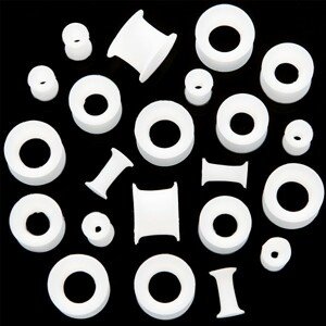 Plug do ucha - biely dutý kruh - Hrúbka piercingu: 8 mm
