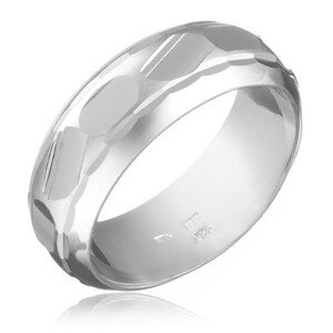 Prsteň zo striebra 925 - brúsené nepravidelné tvary v strede - Veľkosť: 57 mm
