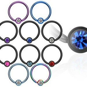 Piercing krúžok s guličkou z anodizovaného titánu so zirkónom - Hrúbka piercingu: 1,2 mm, Farba zirkónu: Čierna - Modrá KB