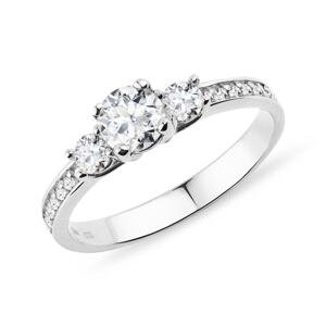 Zásnubný diamantový prsteň z bieleho 14k zlata KLENOTA