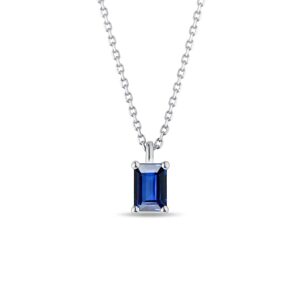 Náhrdelník z bieleho zlata so zafírom emerald cut KLENOTA