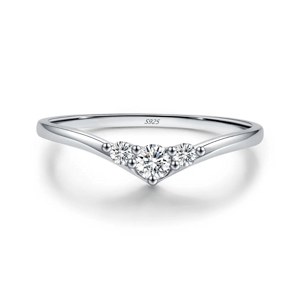 Olivie Stříbrný prsten MOISSANITE 9486 Velikost prstenů: 7 (EU: 54-56) Ag 925; ≤1,1 g.